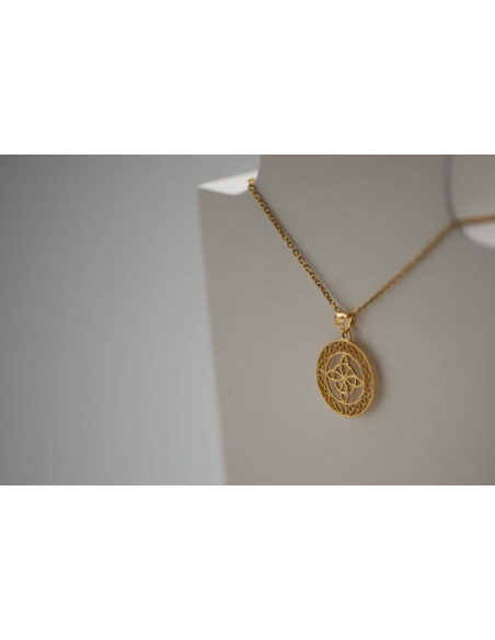 PENDENTIF FILIGRANE NŒUD DE SORCIÈRE PLAQUÉ OR 18K - CHAINE EN ACIER