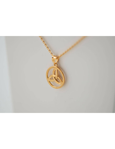 PENDENTIF TRIQUÈTE CELTE PLAQUÉ OR 18K 14 MM - CHAINE EN ACIER